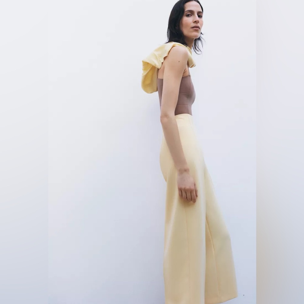 Zara Wide Leg Cropped Cream Colored Pants - Picture 8 of 10